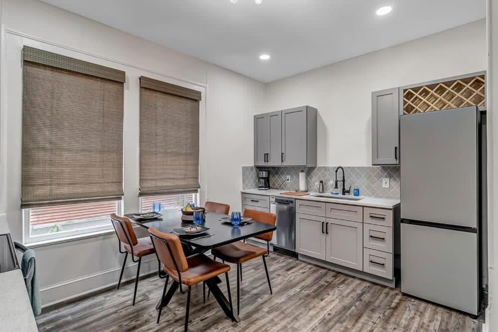Contemporary Apartment - 5 Min To Tiaa Bank Field! Джаксънвил Екстериор снимка